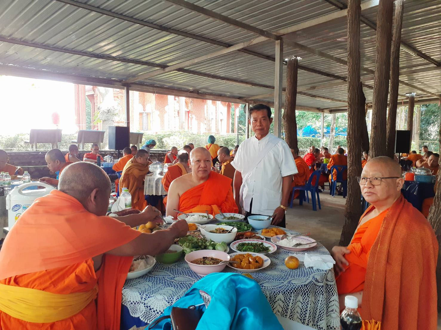 อนุโมทนาบุญร่วมกันครับร้านบุญสังฆภัณฑ์-โดยคุณสุทัศน์-ศรีพรม-ร่วมทำบุญถวายภัตตาหารเพล