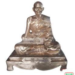 หลวงปู่ดู่ เนื้อทองเหลือง ( ยังไม่ได้ทำสี) หน้าตัก 30 นิ้ว
