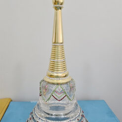 เจดีย์บรรจุพระธาตุ ประดับคริสตัล ปิดทองแท้ เส้นผ่าศูนย์กลาง12 นิ้ว
