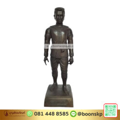 พระนเรศวร เนื้อทองเหลือง เท่าองค์จริง